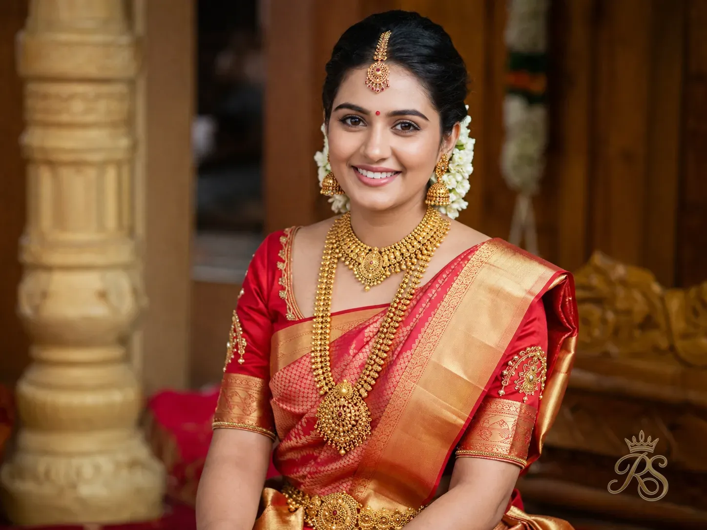 South Indian bride in Kanjivaram silk saree with temple jewellery
